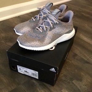 Brand New Adidas Alphabounce Women Size 11